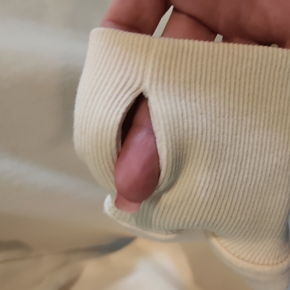 Pam & Gela NWT Cream Sweatshirt - Picture 5 of 7